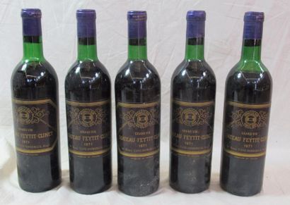 null 5 bouteilles de CHATEAU FEYTIT CLINET 1971( dont 1 niveau haute épaule) 