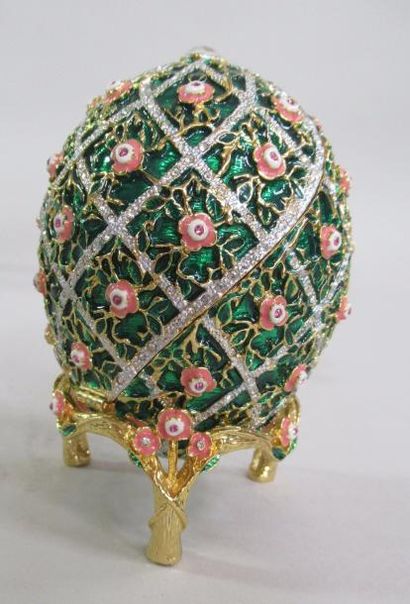 null "Oeuf Fabergé Treillis de roses vert 1907" - Réplique d'un oeuf impérial Fabergé...
