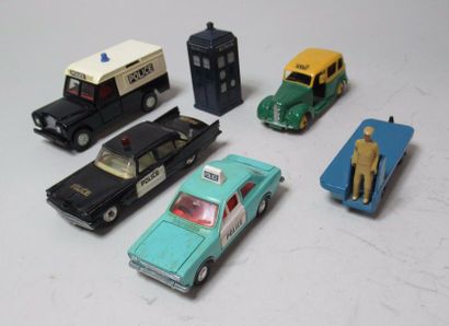 null DINKY TOYS (fabrication anglaise) - Ford Escort Police, De Soto Fire Lite Police,...
