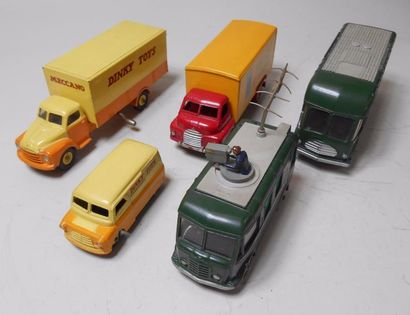 null DINKY TOYS (fabrication anglaise) - Camion Bedford Pallet, Camionnette Bedford,...