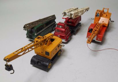 null DINKY TOYS (fabrication anglaise) - Grue mobile sur pneus "Coles", TV Extendending...