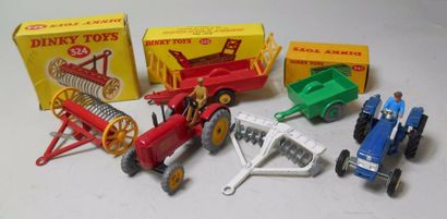 null DINKY TOYS (fabrication anglaise) - Tracteur agricole (sans boite), Hayrake...