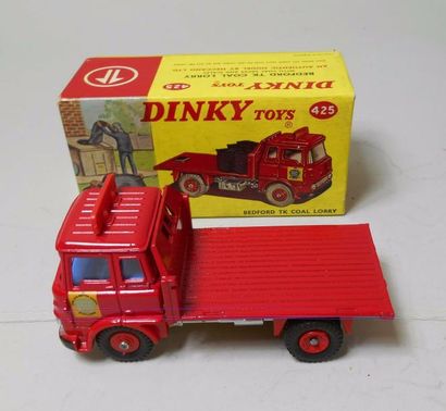 null DINKY TOYS (fabrication anglaise) - Bedford Truck avec sacs à charbon (n°425)...
