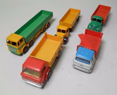 null DINKY TOYS (fabrication anglaise) - Camion Leyland Comet Plateau, Camion Ford...