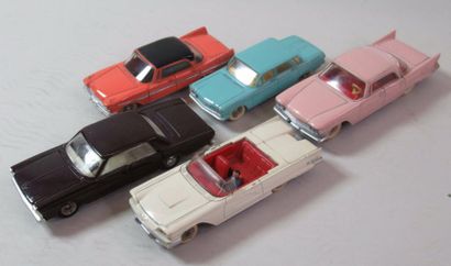 null DINKY TOYS - Lot de 5 voitures dont : Chrysler Saratoga (n°550), Ford Thunderbird...