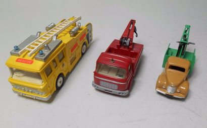 null DINKY TOYS (fabrication anglaise) - Commer dépanneuse, Berliet dépannage, Camion...