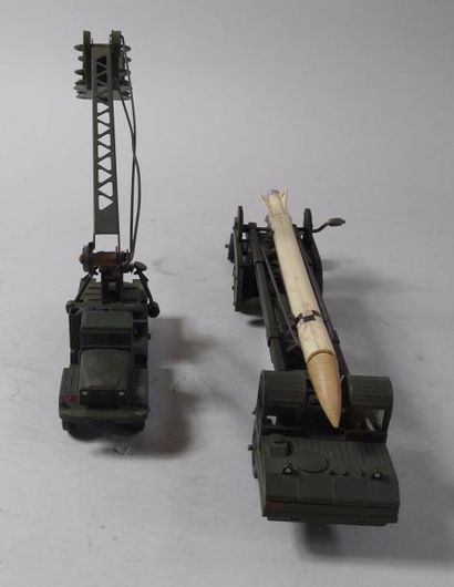 null DINKY SUPERTOYS (fabrication anglaise) - Missile Lanching Plateform, Missile...