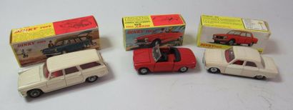 null DINKY TOYS - Peugeot 304 (n°11428), Peugeot 204 cabriolet (n°511), Peugeot 404...