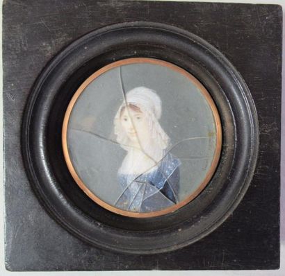 null Miniature de forme ronde encadrée "Portrait de femme avec coiffe blanche" (verre...