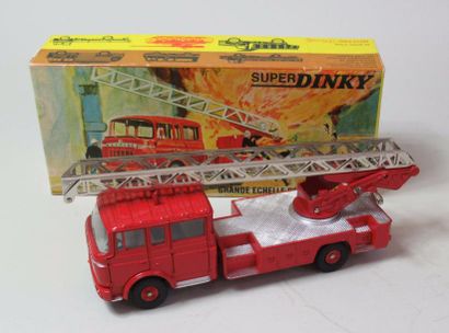 null DINKY TOYS - Super Dinky - Berliet GBK6 grande échelle incendie (n°558) 