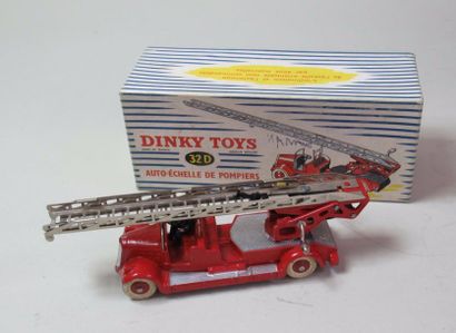 null DINKY TOYS - Delahaye voiture de pompier (n°32D) 