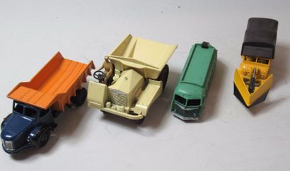 null DINKY TOYS - Camion Berliet benne, Dumper Muir-Hill (n°887), Autocar isobloc,...