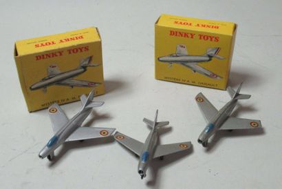 null DINKY TOYS - 3 x avions Mystère IV Marcel Dassault (n°60A) dont un sans boite...