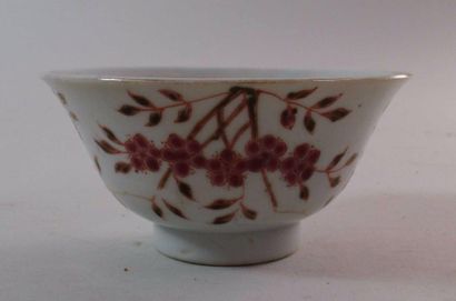 null Bol à thé en porcelaine à décor de branches de cerisiers fleuris - Ht : 5 cm...