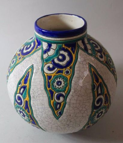 null LA LOUVIERE, Boch Frères - Vase Boule en faïence émaillée à décor de motifs...