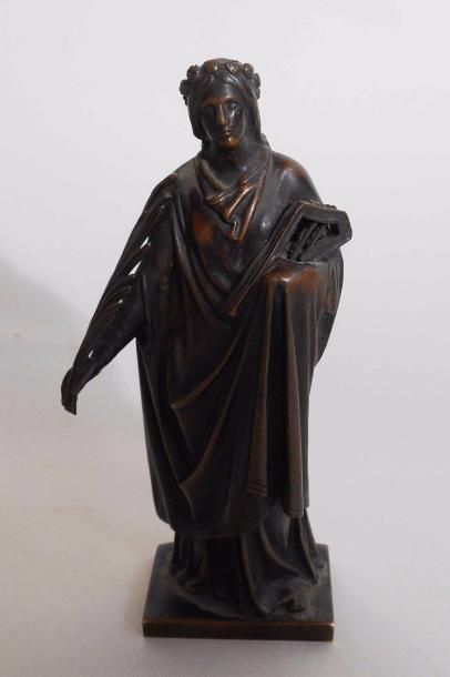 null Anonyme "Sainte Cécile" Sujet en bronze à patine brunze mordorée signé "Barbedienne...