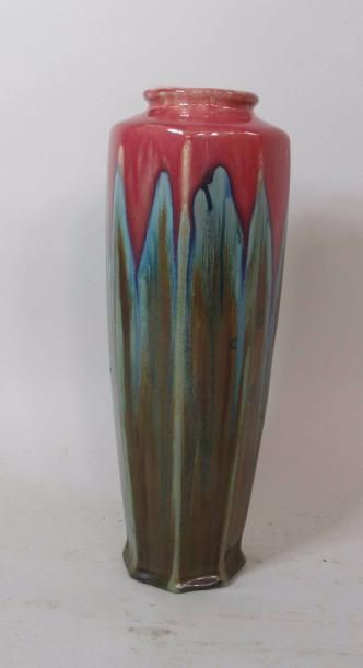 null PIERREFONDS : Vase en grès à décor de coulure bleu vert sur fond rouge - Ht...