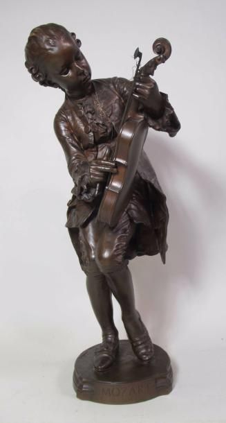 null Louis-Ernest BARRIAS (1841 - 1905) "Mozart enfant" Groupe en bronze à patine...