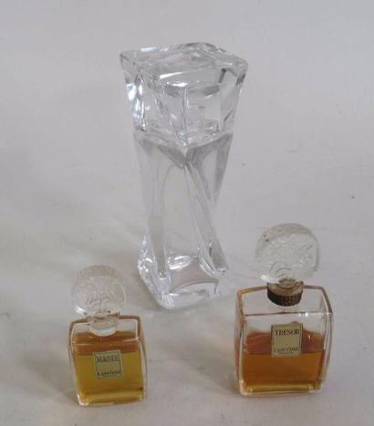 null LANCOME - Baccarat - Flacon de parfum vide en cristal - Ht : 14 cm LACOME -...