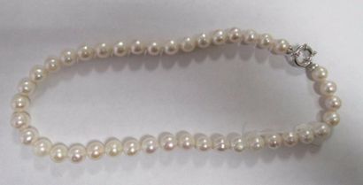 Collier de 41 perles de culture d'eau douce 9/10.5 mm Fermoir anneau ressort argent....