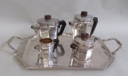 Service à thé- café 5 pièces en métal argenté époque ARTDECO. Il se compose d'une...