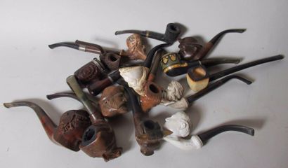 null Lot de 15 pipes anciennes 
