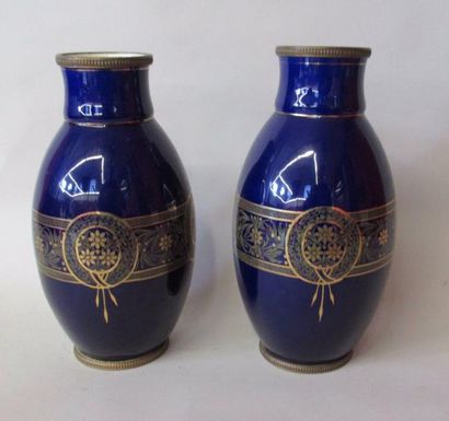 null KERAMIS : Deux vases en porcelaine bleue 