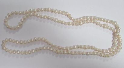 null Sautoir de perles de culture 8,5 mm nouées 110 cm blanches 