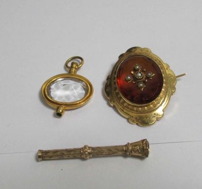 null Broche or citrine - Poids brut : 7,8 g + élément de pendentif incomplet et ...