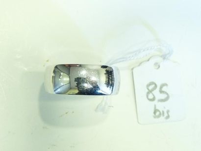 MAUBOUSSIN : Bague Jonc en or gris 18K (750/oo) lisse. Signée et numérotée C4370....