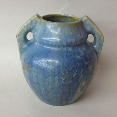 null PIERREFONDS - Vase pansu à deux anses en grès émaillé bleu de cristallisations...