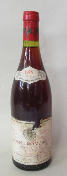 null 1 bouteille de VOSNE ROMANEE Philibert Moreau 1976 (étiquette abimée) 