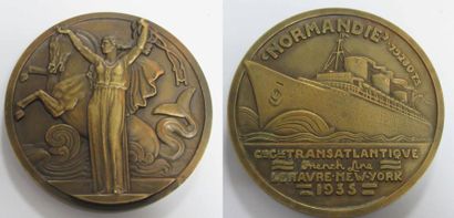 null "NORMANDIE" (1935) Médaille de table en bronze du voyage inaugural de 1935 -...