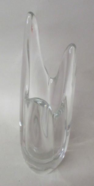null SCHNEIDER - Vase en cristal - Signé sous la base et daté 1959 - Ht : 32 cm 