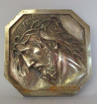 null DUBOIS "Christ à la couronne d'épines" Plaque en bronze à patine dorée signée...