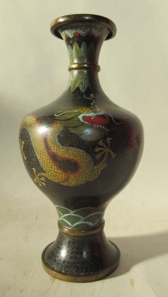 null Vase cloisonné à décor de dragon - Chine - Haut : 25 cm 