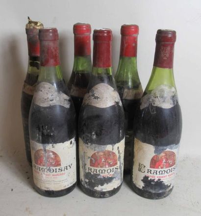 null 3 bouteilles de CRAMOISAY (sans date) étiquettes abimées et manquantes)- 3 bouteilles...