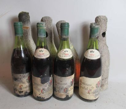 null 4 bouteilles de COTES DU RHONE Domaine de Castel de Goudelet 1974 (étiquettes...