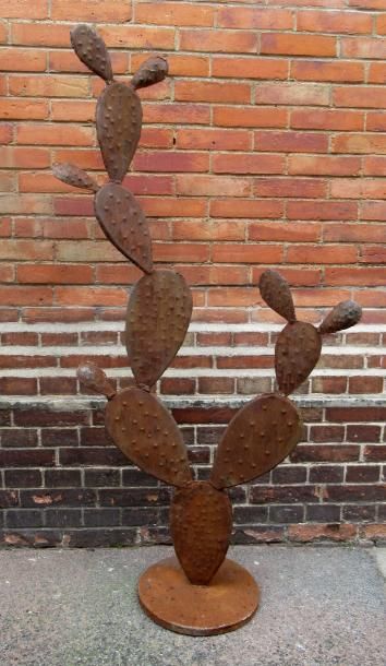 null Dans le goût d'Alain CHERVET "Cactus" Sculpture en métal à patine rouille -...