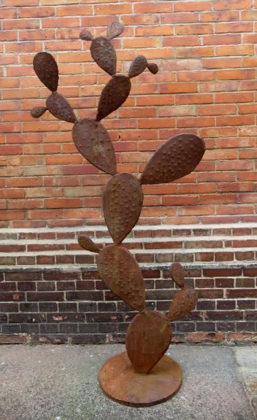 null Dans le goût d'Alain CHERVET "Cactus" Sculpture en métal à patine rouille -...