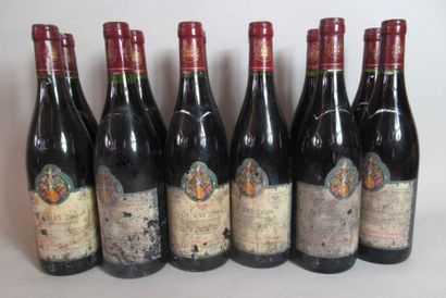 null Douze bouteilles de VOLNAY GFA Bourgogne desauge 2004 (étiquettes abîmées) 