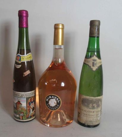 null Une bouteille de vin d'Alsace Musca grande réserve 1952 Une bouteille de CHATEAU...