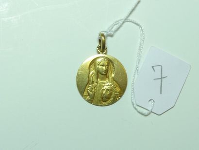 null Médaille Sainte Nathalie en or jaune en or jaune 18K (750/oo) signée BECKER....