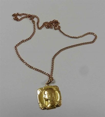 null Médaille de baptème en or jaune 18 K (750/oo) figurant une Vierge voilée, retenue...
