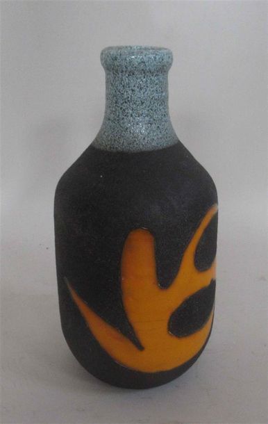 null Gilbert VALENTIN (1928-2001) - LES ARCHANGES "Abstraction" Vase bouteille à...