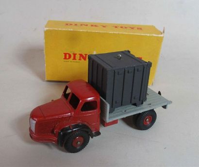 null DINKY TOYS 34B Berliet porte container 