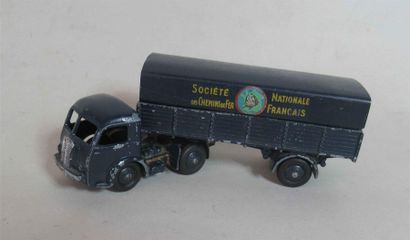 null DINKY TOYS Panhard Semi Remorque SNCF 