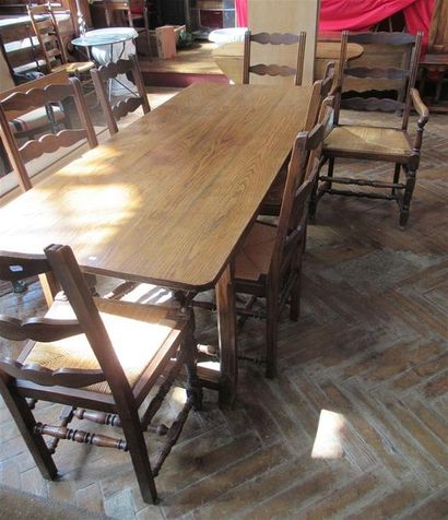 null Table en chêne L180x l 76 cm, six chaises paillées, un fauteuil 
