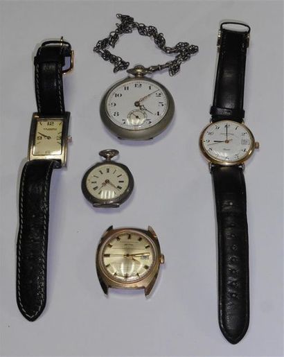 null Ensemble de cinq montres dont : * Jean D'ORSAY - Montre bracelet d'homme en...