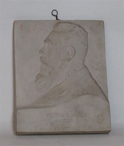 null SICARD FRANÇOIS (1862-1934) "Victor Laloux, architecte" Bas-relief en plâtre...